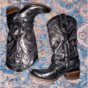 Corral boots size 8